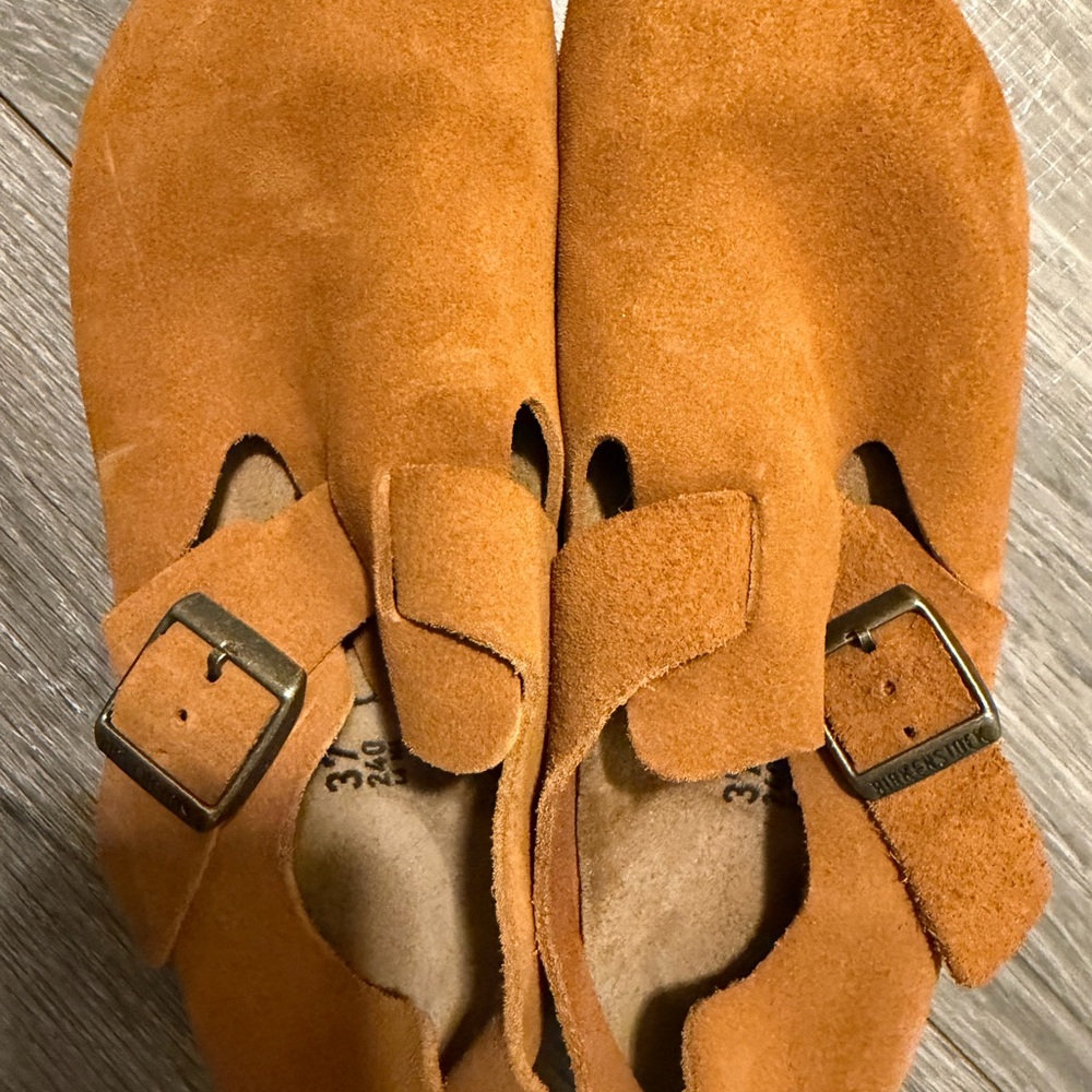 Birkenstock Suede Buckle Clogs brass hardware women’s size 37